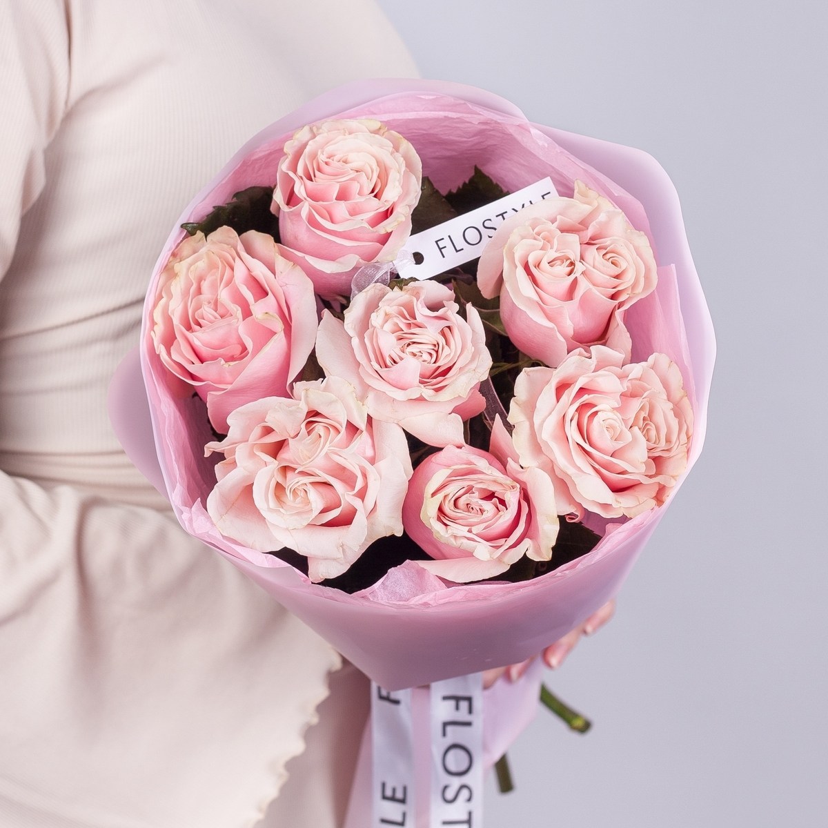 Букет 7 розовых роз